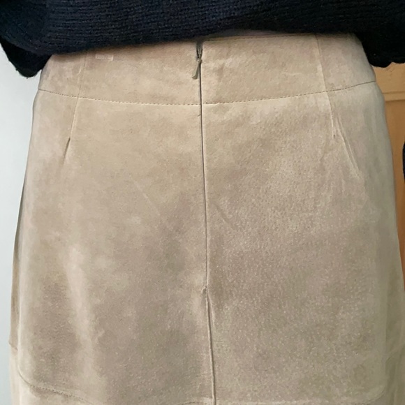 Vintage Sigrid Olsen Sage Green Suede Midi Skirt, Size 6 - Picture 9 of 16